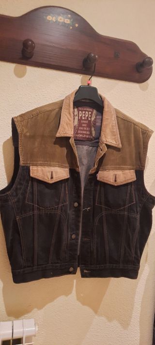 Chaleco vaquero negro y pana