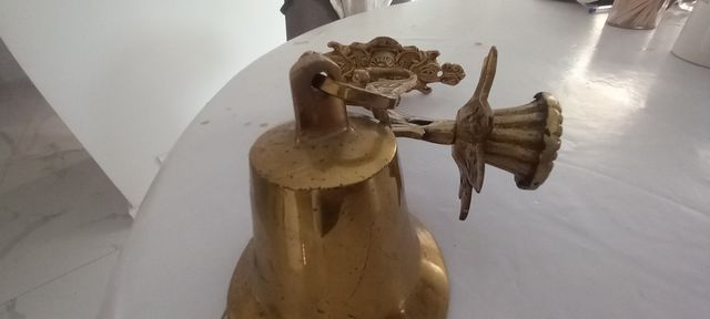 Aplique con candelabro y campana