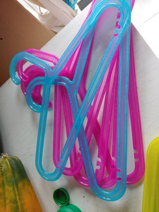 Perchas de plástico