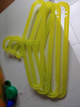 Perchas de plástico