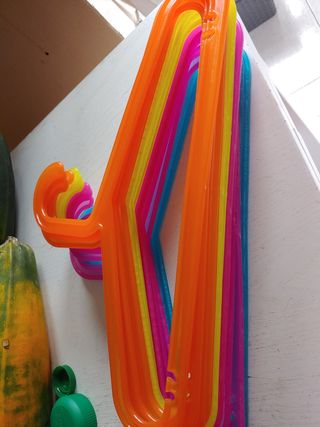 Perchas de plástico