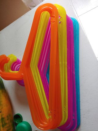 Perchas de plástico