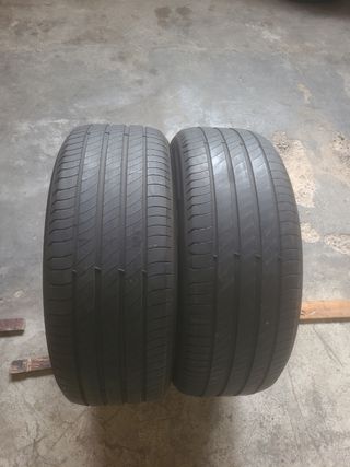 Vendo 2 neumáticos  en perfecto  estado 