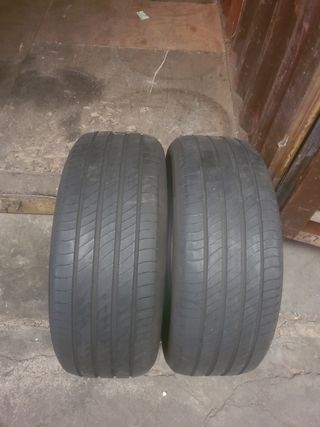 Vendo 2 neumáticos  en perfecto  estado 