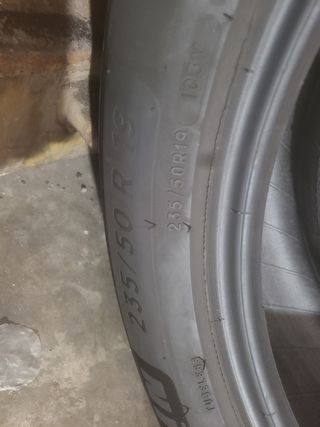 Vendo 2 neumáticos  en perfecto  estado 