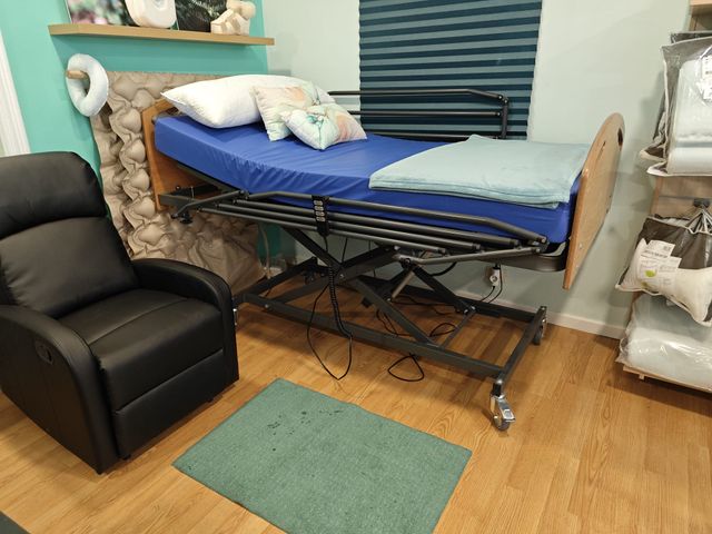 Cama articulada 105 con carro elevador