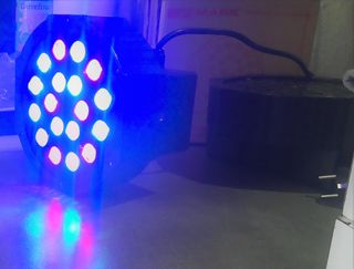 Proyector LED compuesto por 18 LEDs de 1W (NUEVO)