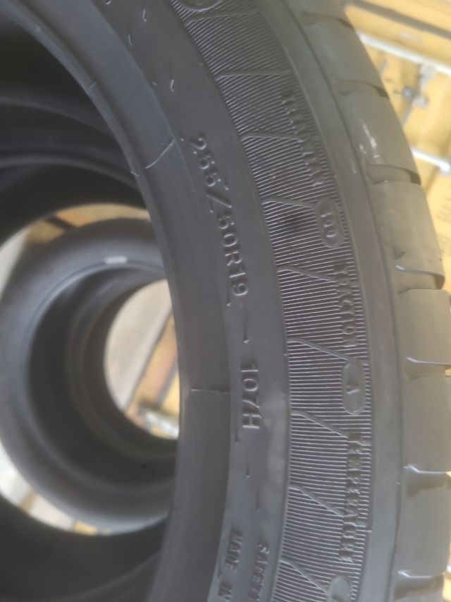 VENDO 2 NEUMÁTICOS EN PERFECTO  ESTADO