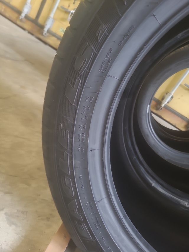 VENDO 2 NEUMÁTICOS EN PERFECTO  ESTADO