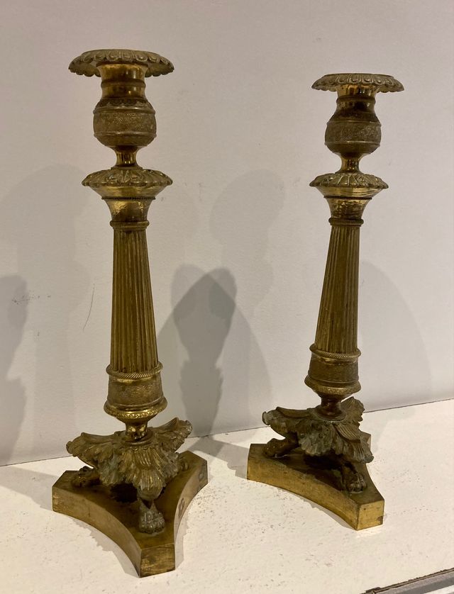 Pareja de Candeleros en Bronce dorado. Siglo XIX