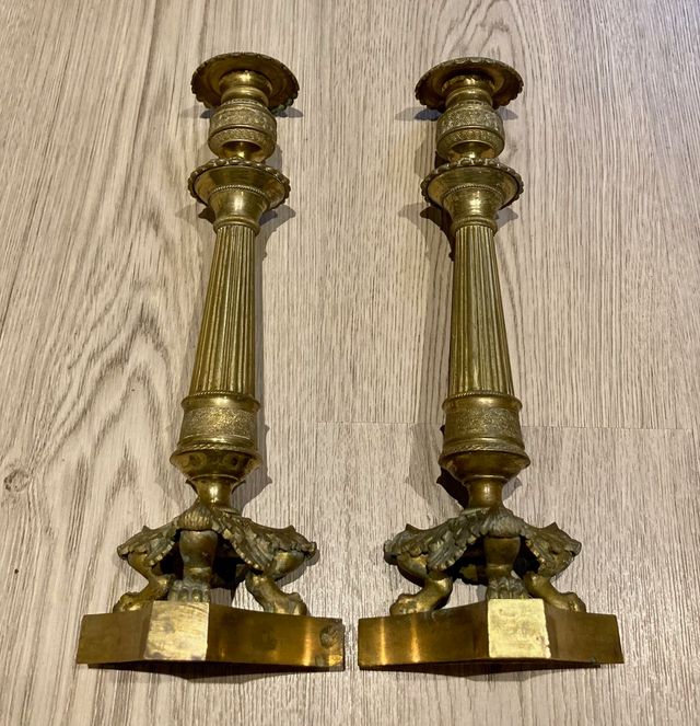 Pareja de Candeleros en Bronce dorado. Siglo XIX