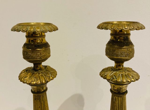 Pareja de Candeleros en Bronce dorado. Siglo XIX