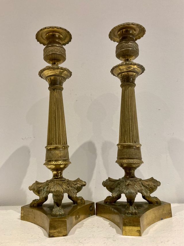 Pareja de Candeleros en Bronce dorado. Siglo XIX
