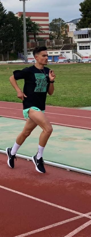 Entrenador personal deportes de resistencia-fuerza