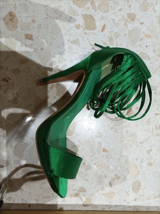 Zapatos de colores para eventos