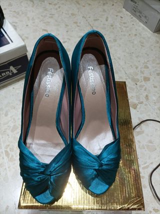 Zapatos de colores para eventos