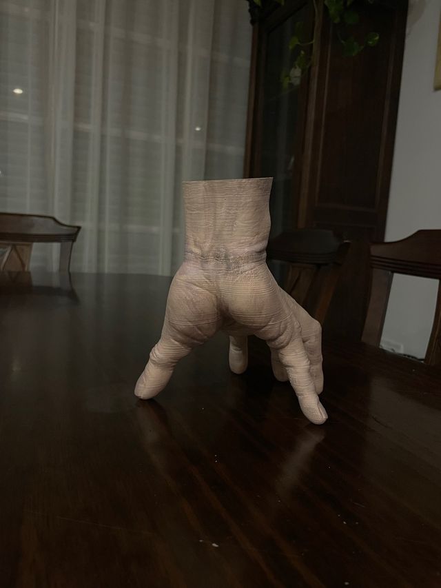 "Mano de la Familia Adams en 3D"