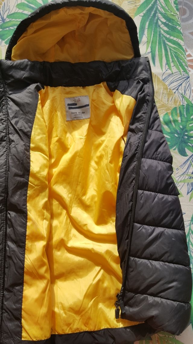 Chaquetón Zara Kids de plumas