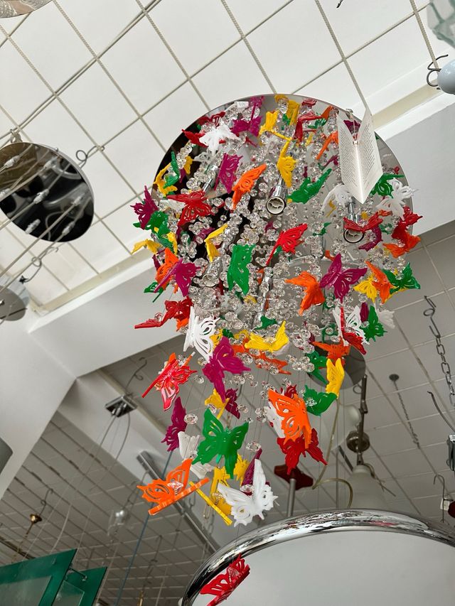 lampadario con farfalle