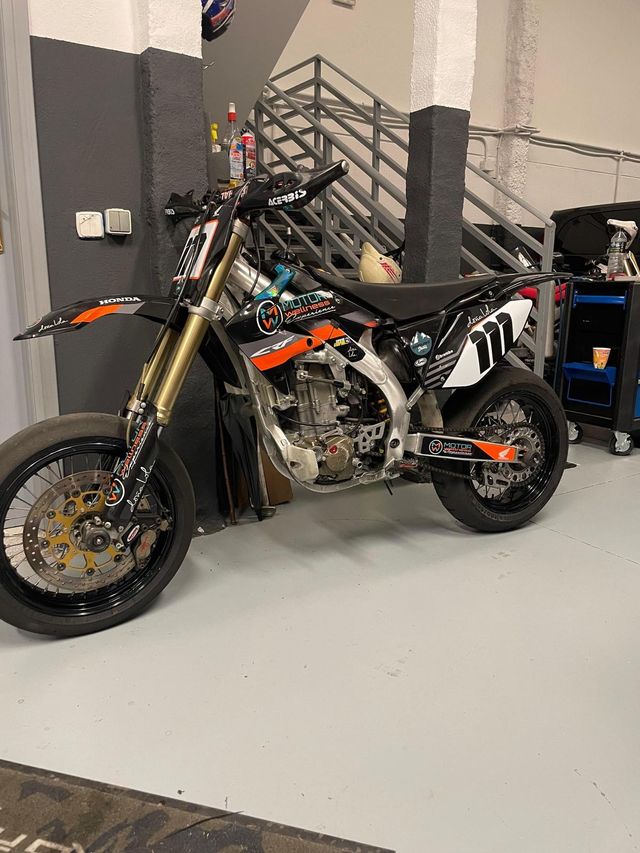 Alquiler Supermotard