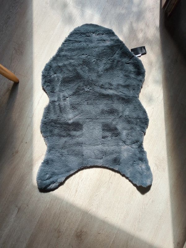 Alfombra de pelo sintético gris