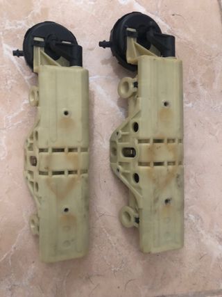 Sistema reposa cabezas traseros