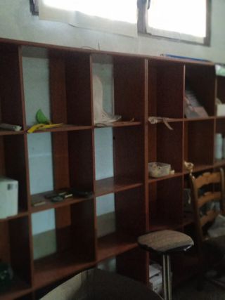 Estantería de madera