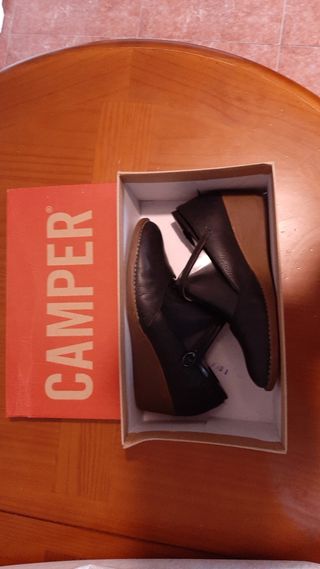 Zapato negro Camper