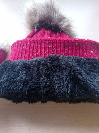 Gorro pompón y cuello