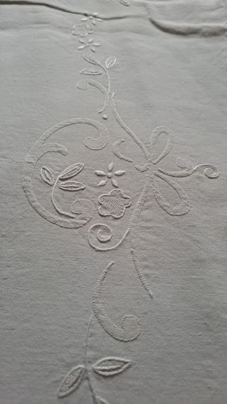 Lenzuolo matrimoniale di lino ricamato a mano