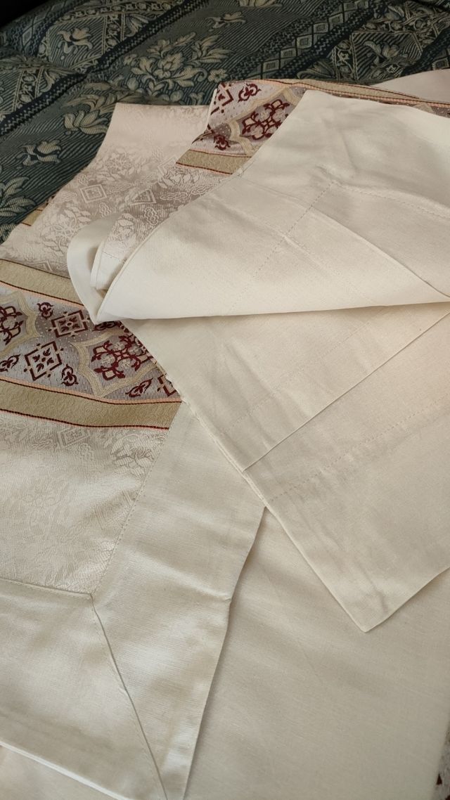 Completo letto matrimoniale più tovaglia da tavola