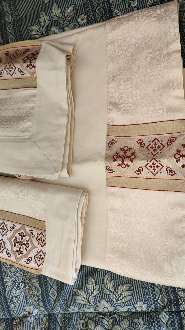 Completo letto matrimoniale più tovaglia da tavola