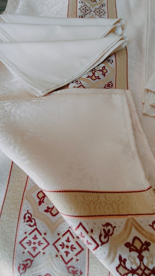 Completo letto matrimoniale più tovaglia da tavola