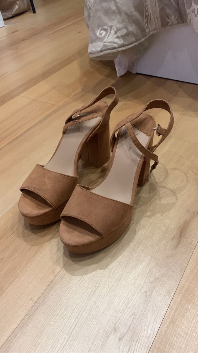 tacones stradivarius