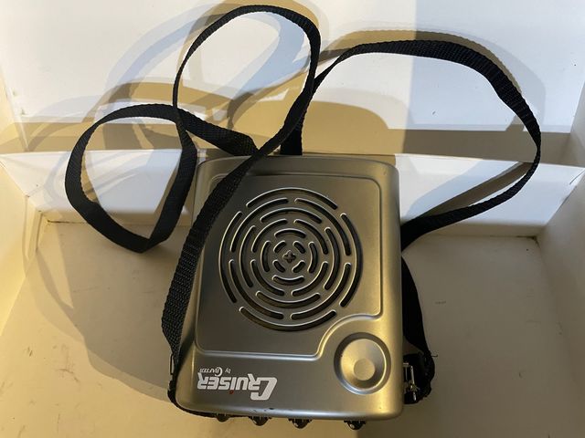 altavoz portable que usaban guias turisticos