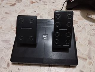 Volante y pedales para PS4 ( precio negociable)