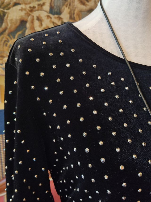 Blusa terciopelo negro con brillantes 