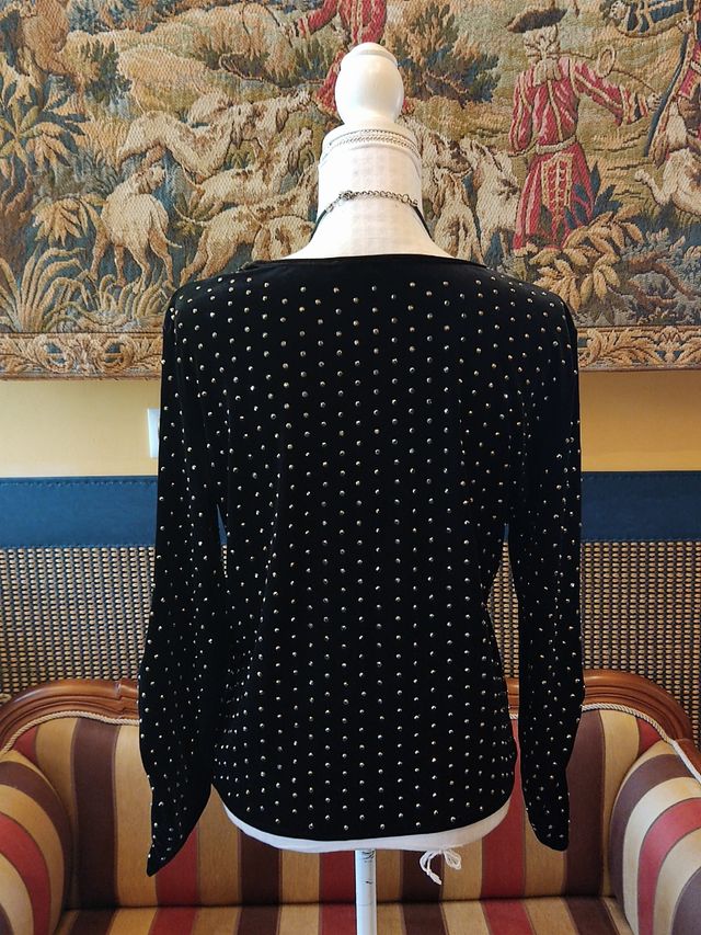 Blusa terciopelo negro con brillantes 