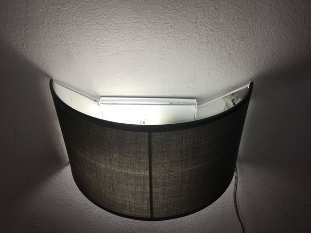 Lampada parete paralume tessuto grigio