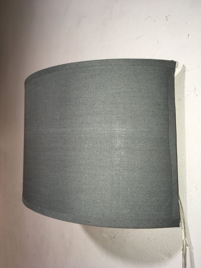 Lampada parete paralume tessuto grigio