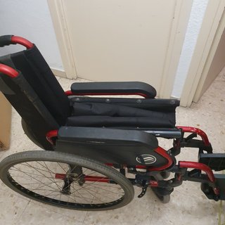 Silla de ruedas seminueva