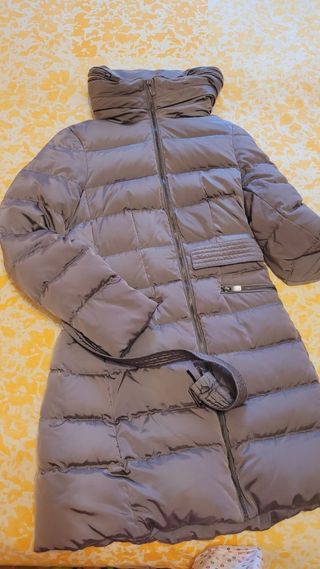 Abrigo plumas mujer. talla s. zara