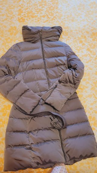 Abrigo plumas mujer. talla s. zara