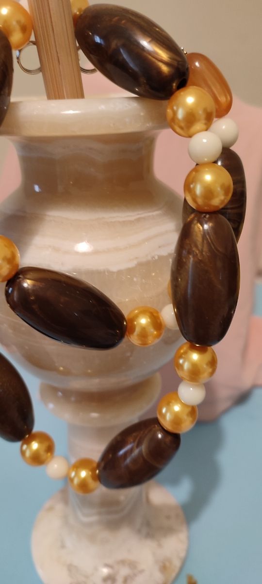 Collana con grande pezze