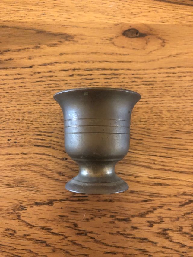 antico porta uovo in bronzo 