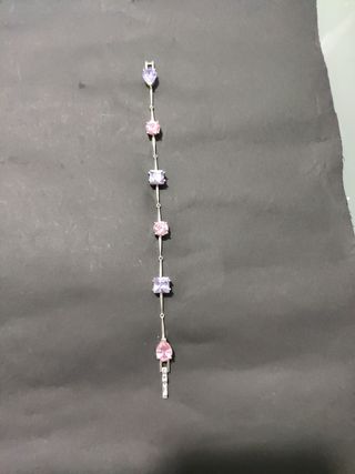 Preciosa pulsera plateada y circonitas de