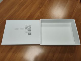 CAJA vacía de MacBook pro 14 + regalo