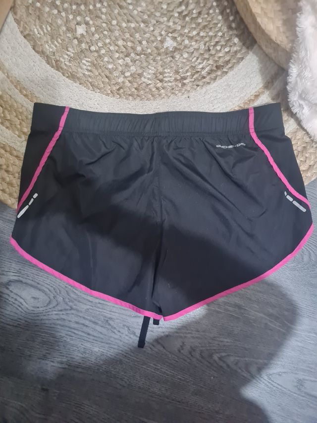 Calzonas running John Smith