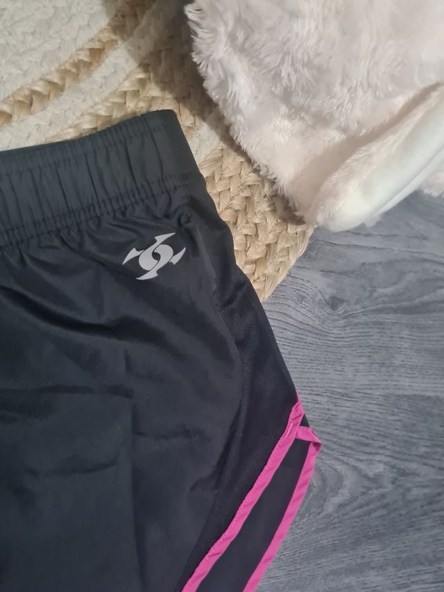 Calzonas running John Smith