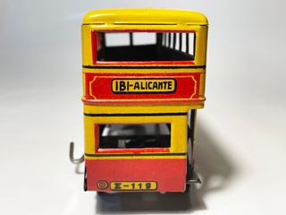 Autobús de hojalata RICO